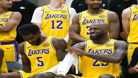 梅西贡献致命助攻，补时绝杀险平迈阿密2-2